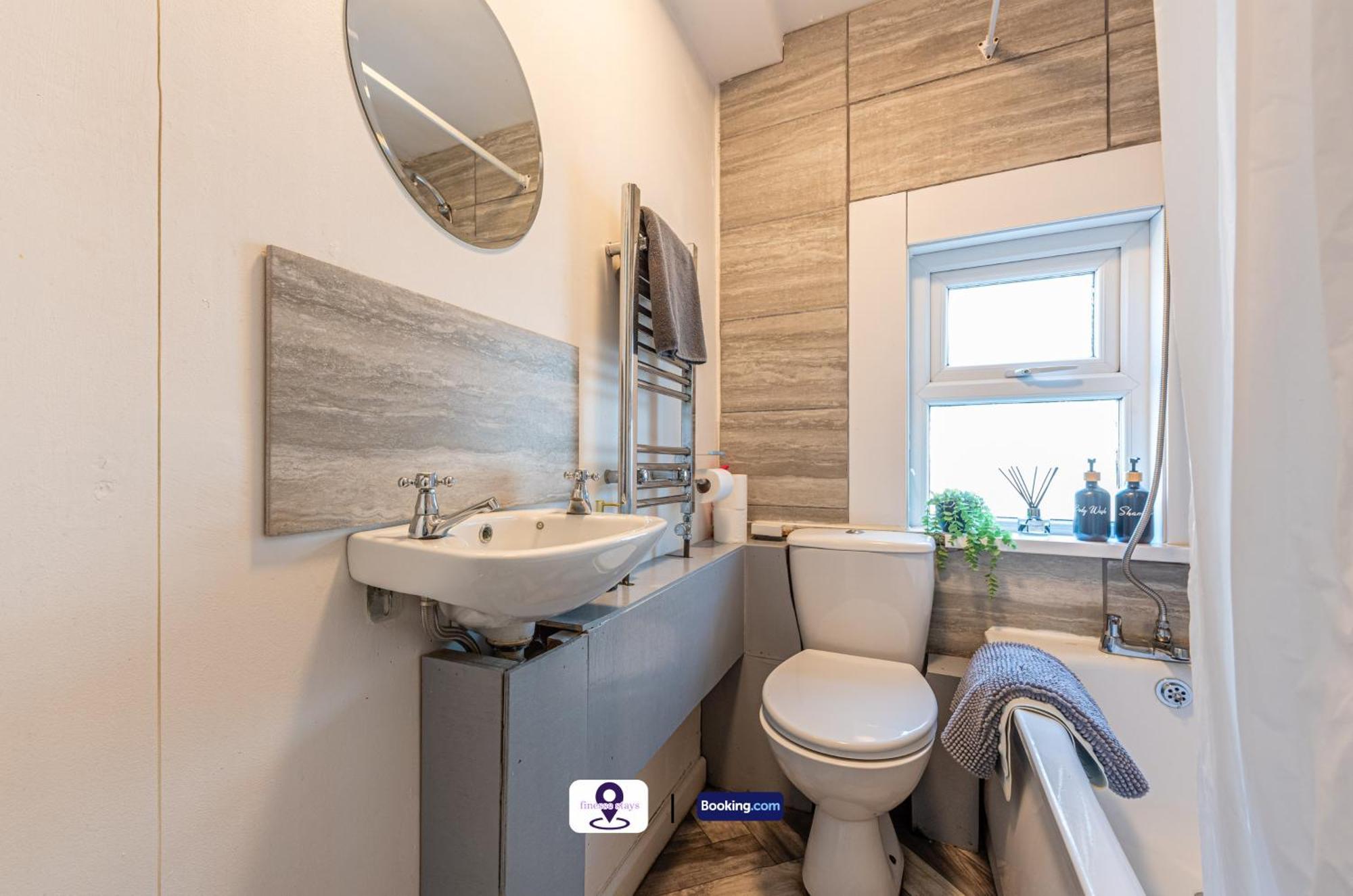 Holiday home Last-minute Offers L Premium Escape L 4bdr House By Finesse Short Lets & Serviced With Free Wifi Liverpool