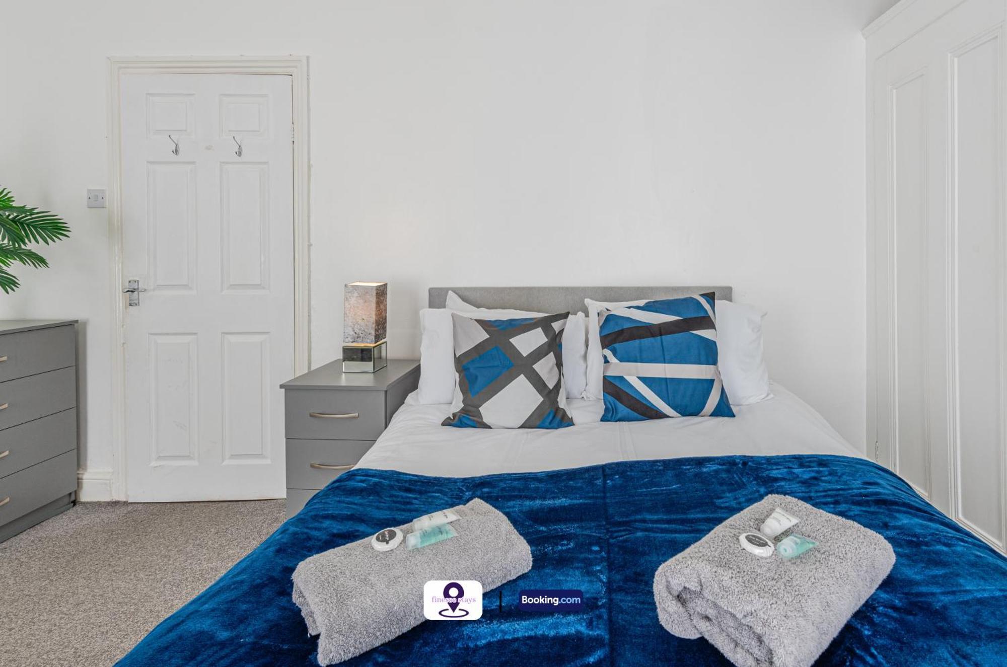 Holiday home Last-minute Offers L Premium Escape L 4bdr House By Finesse Short Lets & Serviced With Free Wifi