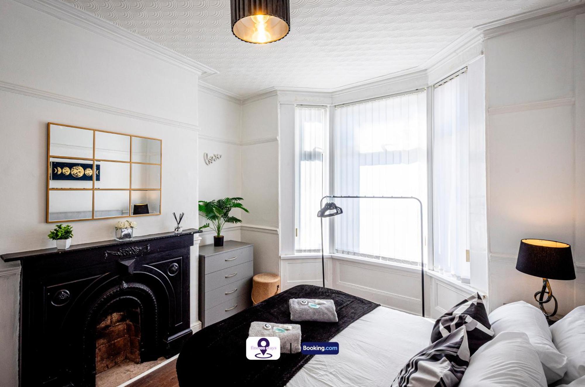 Last-minute Offers L Premium Escape L 4bdr House By Finesse Short Lets & Serviced With Free Wifi Holiday home *