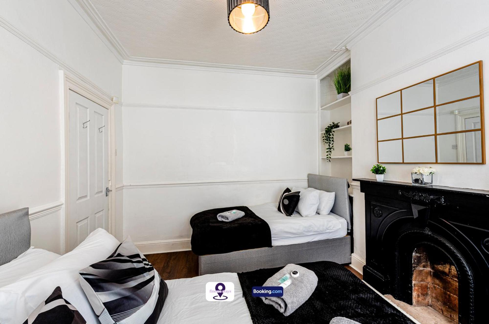 Last-minute Offers L Premium Escape L 4bdr House By Finesse Short Lets & Serviced With Free Wifi Holiday home *