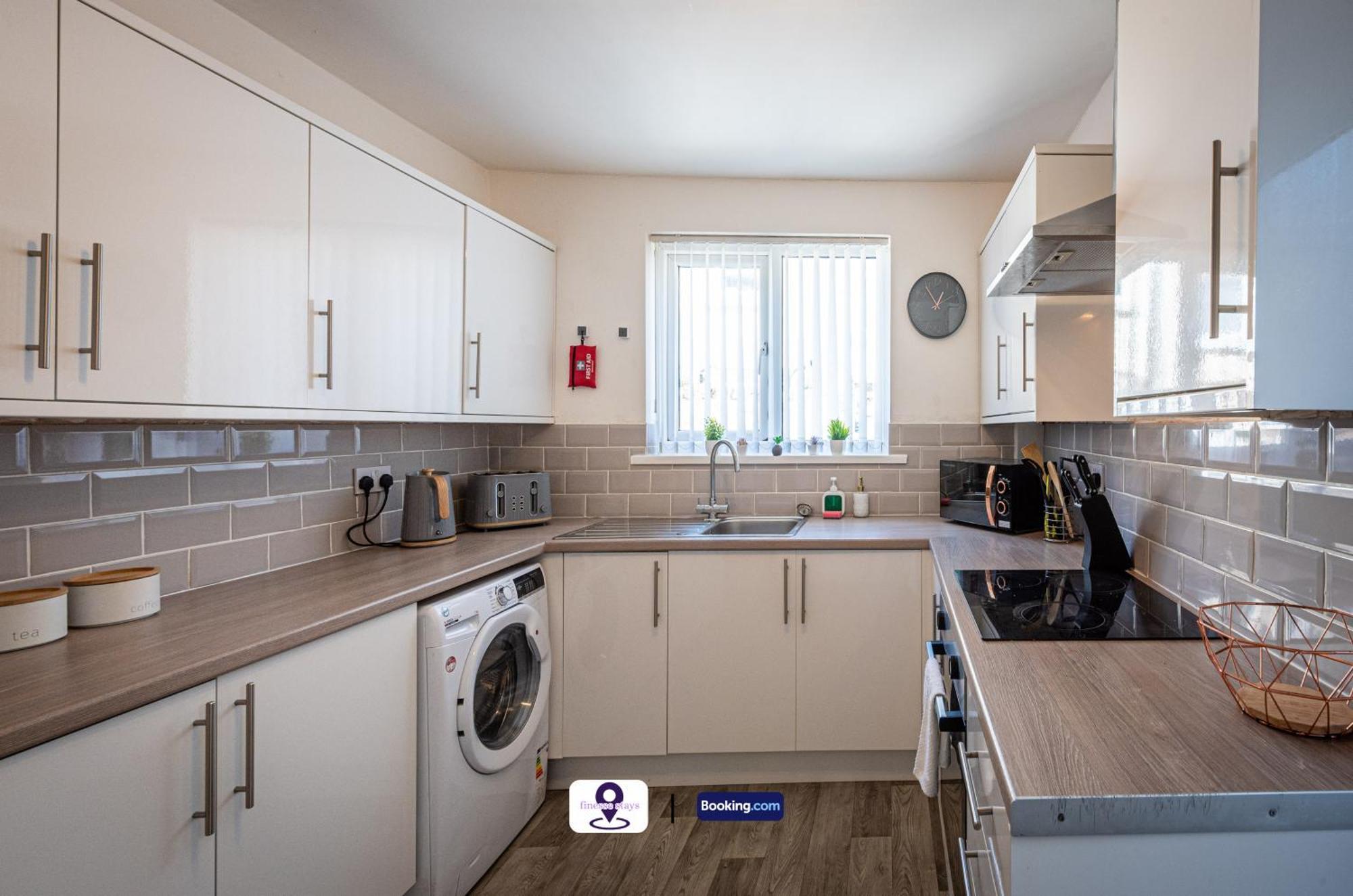 Holiday home Last-minute Offers L Premium Escape L 4bdr House By Finesse Short Lets & Serviced With Free Wifi